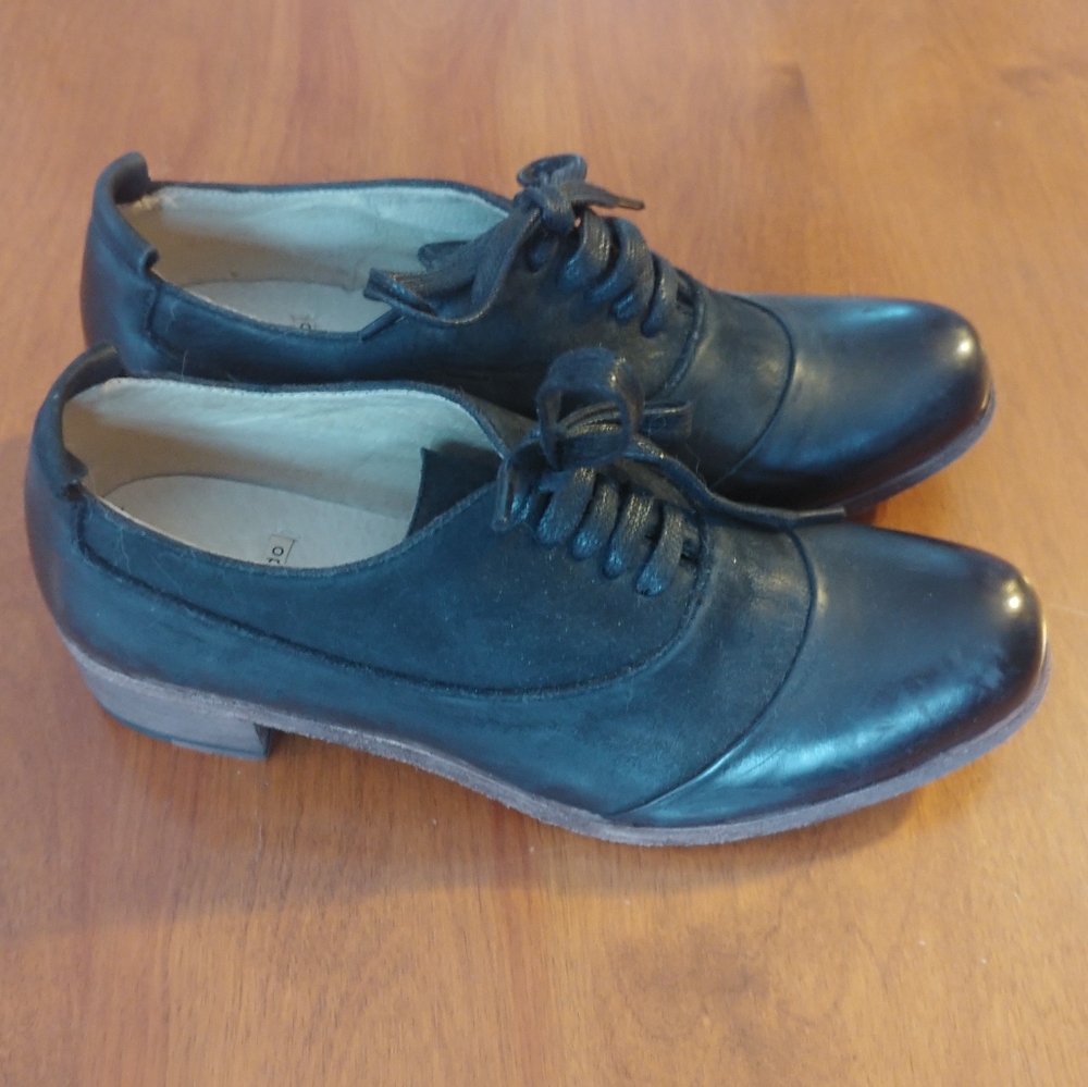Bernardo Suede Leather Shoes NWB